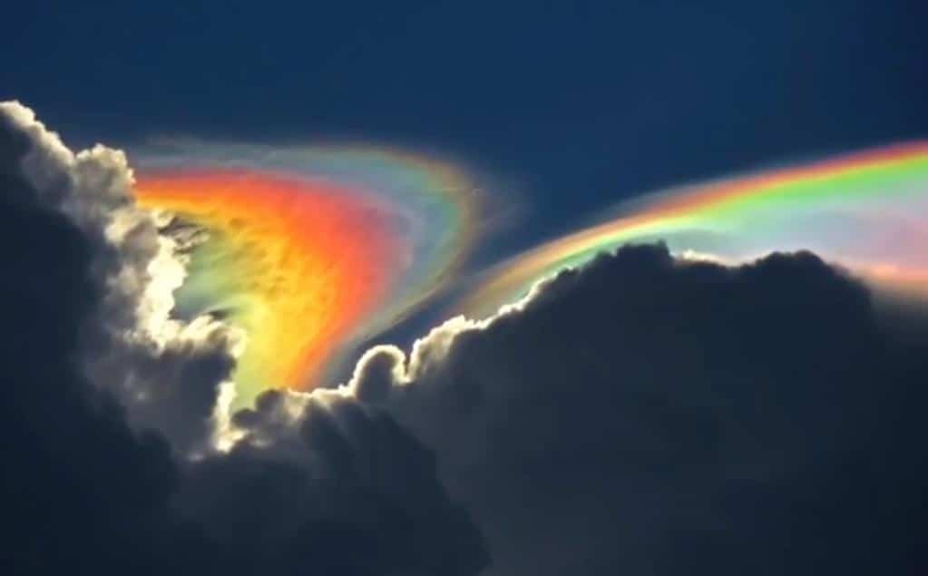 Un extraño arcoíris de fuego sobre el cielo de Florida 1 Un extraño arcoíris de fuego sobre el cielo de Florida 2