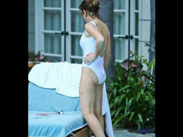 El traje de baño de Lindsay Lohan dio mucho que hablar 3 El traje de baño de Lindsay Lohan dio mucho que hablar 4