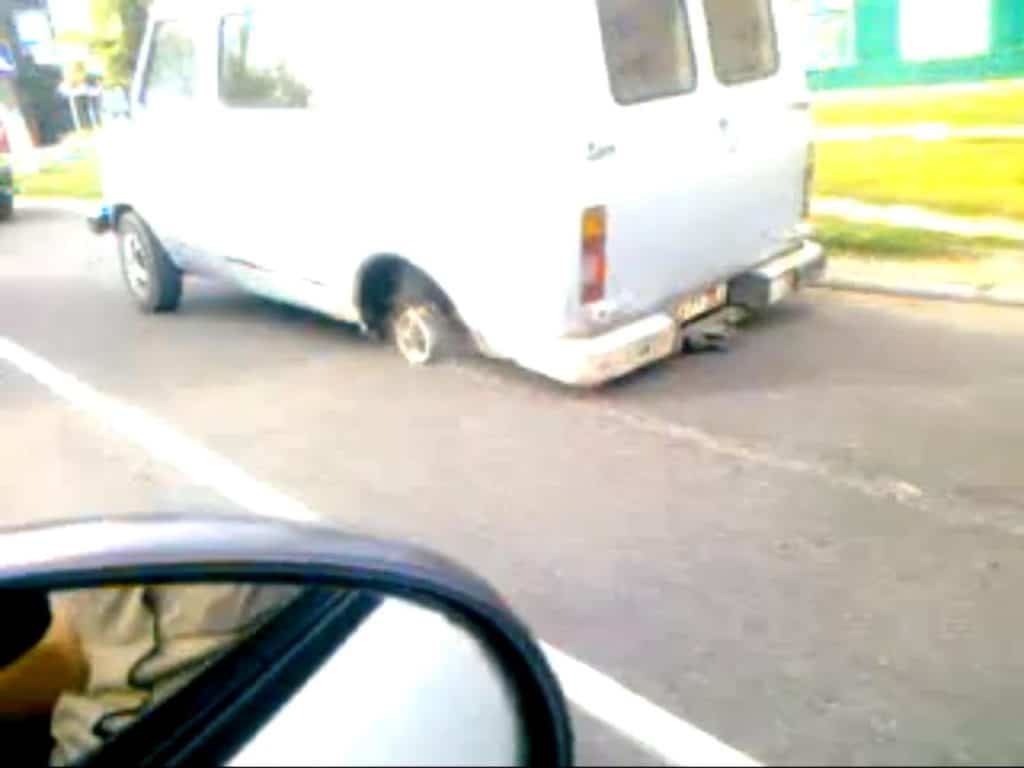 Conduciendo furgoneta sin goma en Rusia 1