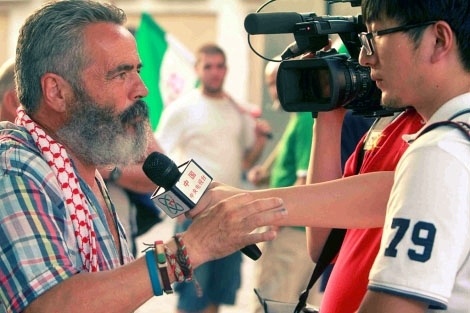 El alcalde de Marinaleda es entrevistado por la televisión China Así se repartió lo 'expropiado' a Mercadona por los miembros del SAT el sindicato de Juan Manuel Sánchez Gordillo 2