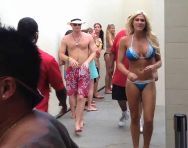 El príncipe Harry y su noche de descontrol en Las Vegas 4 El príncipe Harry y su noche de descontrol en Las Vegas 5