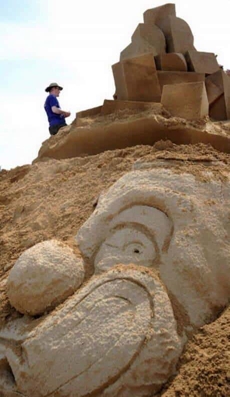 esculturas-hechas-de-arena-11