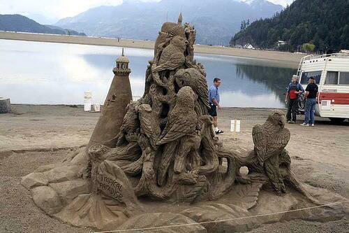 esculturas-hechas-de-arena-18