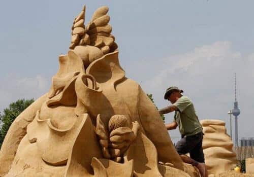 esculturas-hechas-de-arena-20
