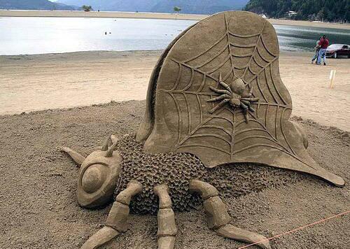 esculturas-hechas-de-arena-28