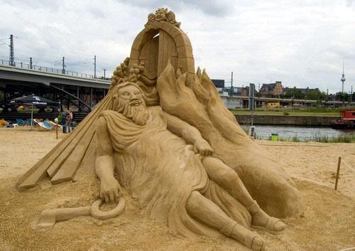 esculturas-hechas-de-arena-41