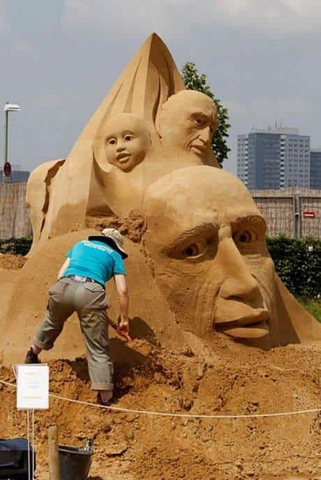 esculturas-hechas-de-arena-46