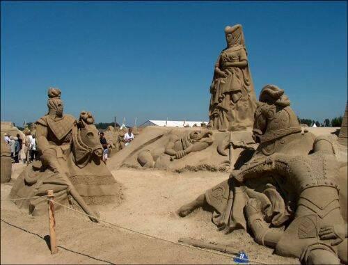 esculturas-hechas-de-arena-65