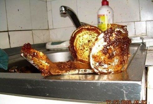 Cocina destrozada por leche condensada 8