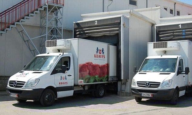 Matadero en Rumania: No solo los supermercados tienen carne de caballo si no tambien podrian tener de burro 4 Matadero en Rumania: No solo los supermercados tienen carne de caballo si no tambien podrian tener de burro 5
