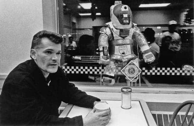 Noticias Curiosas - “Project Grizzly”: el hombre que fabricó un exoesqueleto para vengarse de los osos