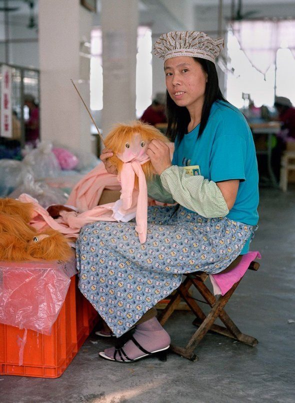 manyfactoryworkersareno-1426326