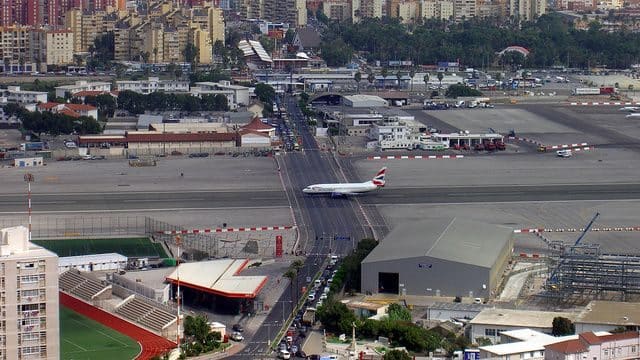 20 pistas de aterrizaje terroríficas que te quitarán las ganas de volar 9