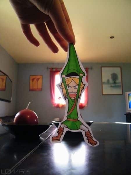 Paper Child Caricaturas recortadas interactuando en la vida real 4