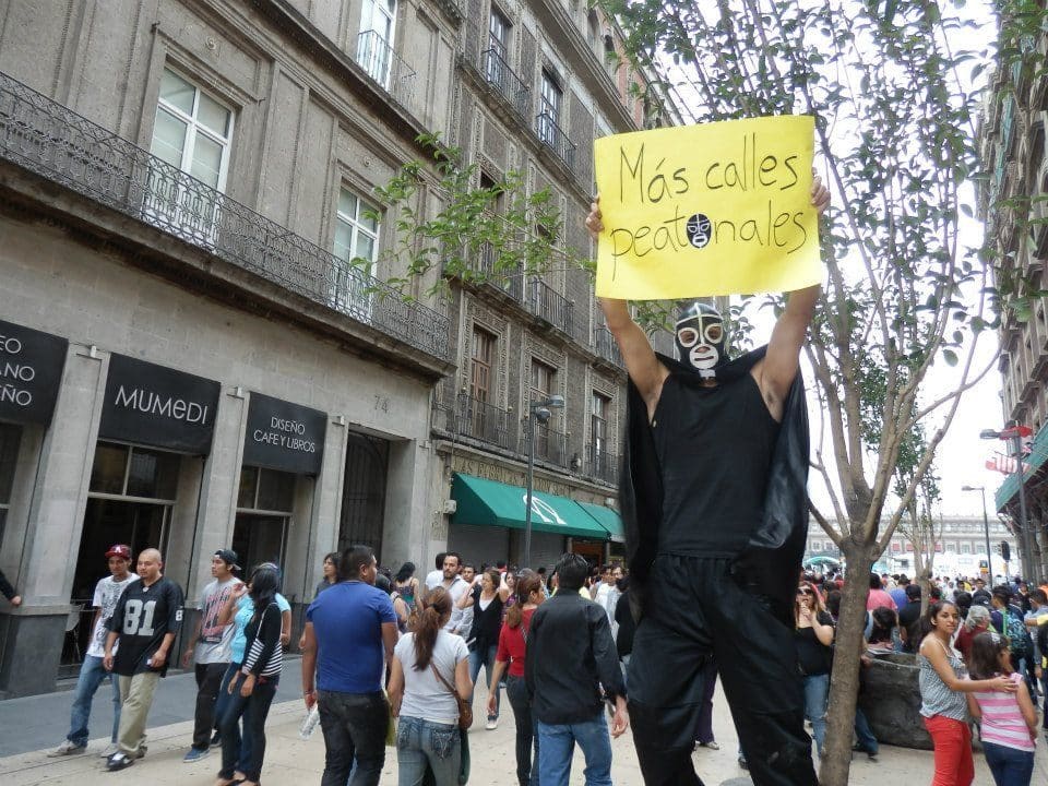 Peatónito, el nuevo superhéroe real que lucha por los derechos de los peatones 6