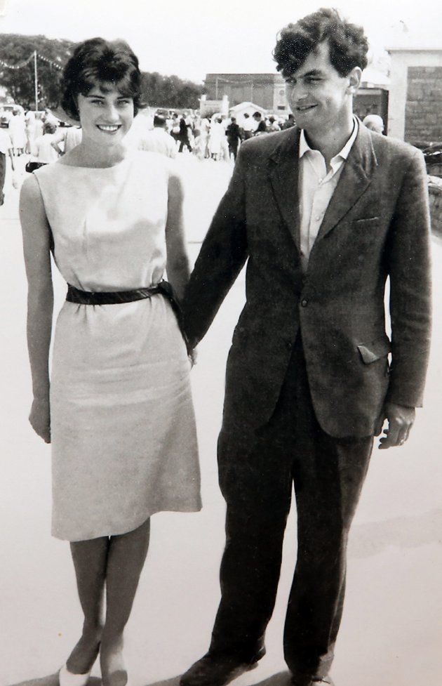 Agricultor plantó 6000 robles para formar corazón en memoria de su esposa