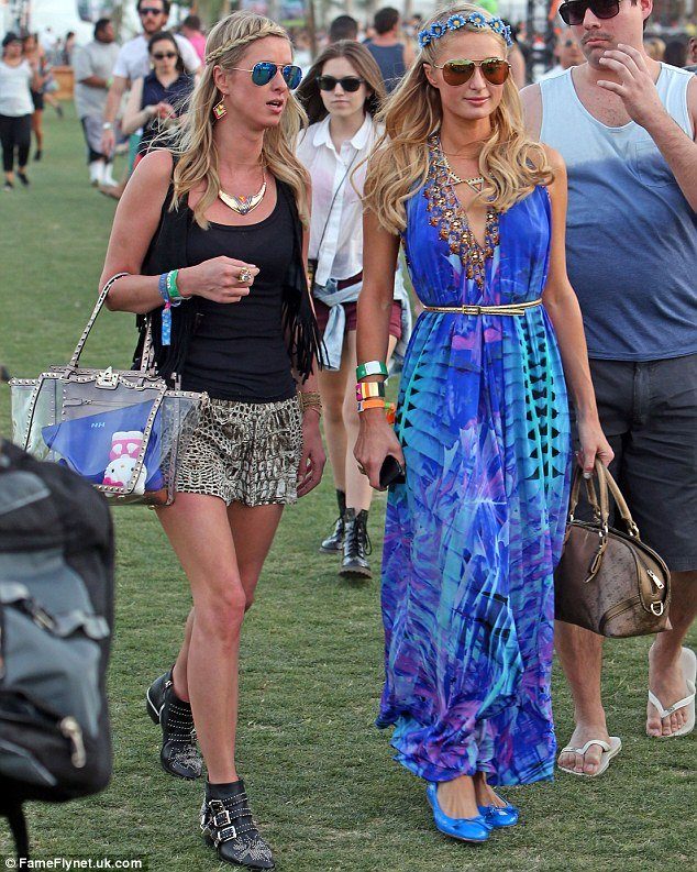 paris-hilton-y-su-novio-river-viiperi-en-el-festival-coachella-2