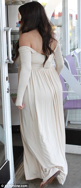 Kim Kardashian se está poniendo enorme 5