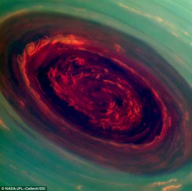 NASA capta impresionante imagen de huracán en Saturno: 20 veces más grande que los de la Tierra