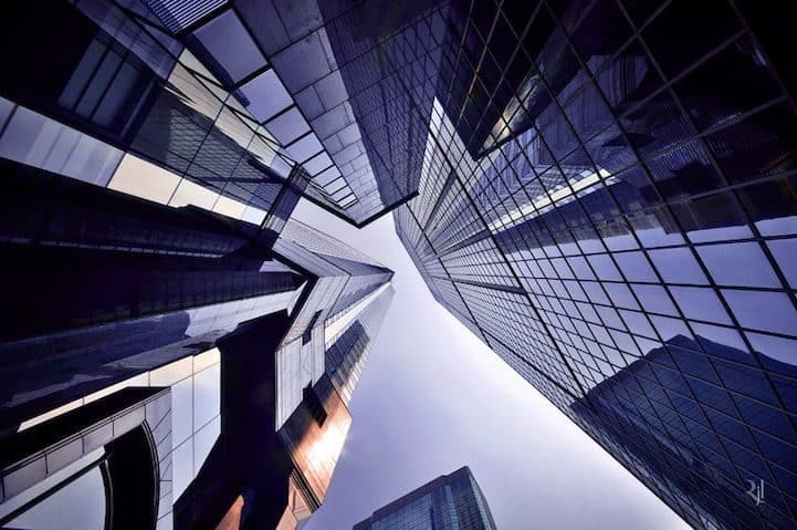 Espectaculares imágenes de edificios en perspectiva vertical 3 Espectaculares imágenes de edificios en perspectiva vertical 4