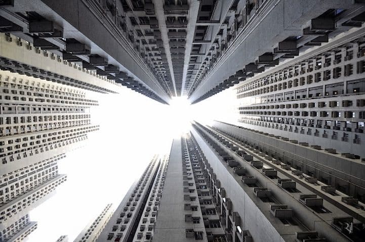 Espectaculares imágenes de edificios en perspectiva vertical 7 Espectaculares imágenes de edificios en perspectiva vertical 8