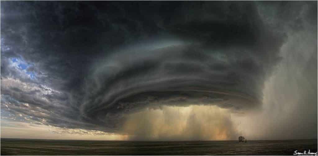 La gigantesca tormenta bajo la que nunca querrás estar 1