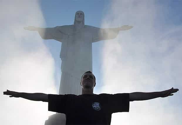 las-10-fotos-mas-tipicas-y-repetidas-que-toman-los-turistas-por-el-mundo-10