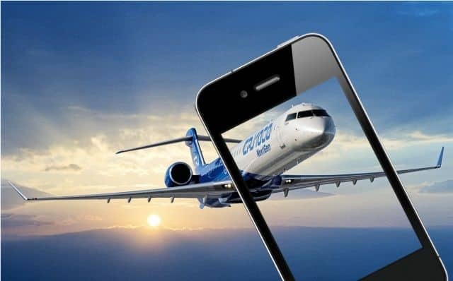 El iPhone de un pasajero desvía la ruta de un avión 1