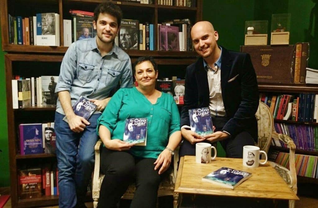 #Video Ángela Piña López presentó su libro ‘En otro lugar’ en la Librería Leo de Valencia 1