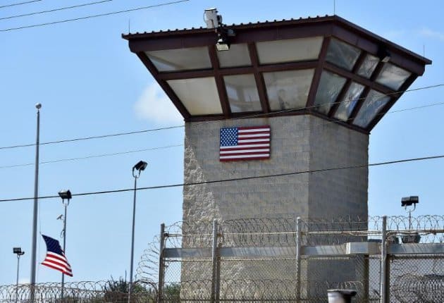 Por qué Obama no puede cerrar Guantánamo 2 Una torre de vigilancia de la base de Guantánamo