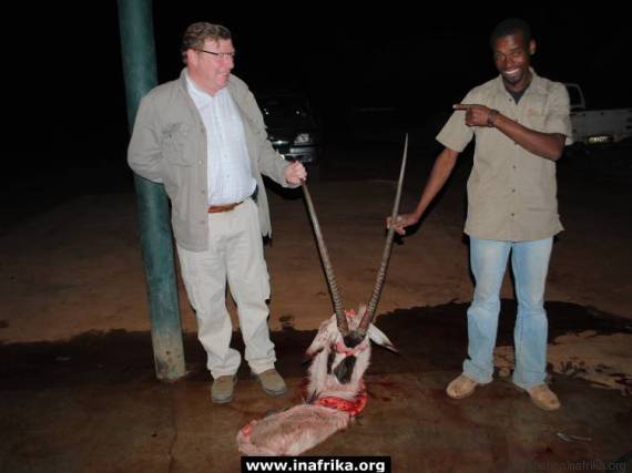 Indignación con César Cadaval, de Los Morancos, por sus fotos de cacería 3 Indignación con César Cadaval, de Los Morancos, por sus fotos de cacería 4