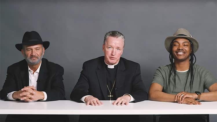 Un rabino, un sacerdote y un ateo homosexual fuman marihuana juntos y esto es lo que ocurre 1 Un rabino, un sacerdote y un ateo homosexual fuman marihuana juntos y esto es lo que ocurre 2