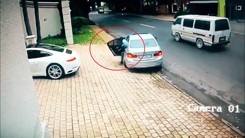 #Video Le intentan robar el coche y esto es lo que hace #Video Le intentan robar el coche y esto es lo que hace 1