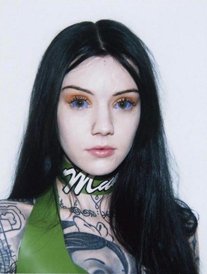 Grace Neutral la chica que se cree una extraterrestre