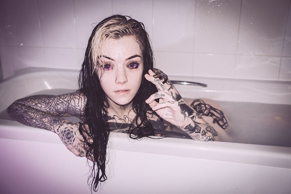 Grace Neutral la chica que se cree una extraterrestre