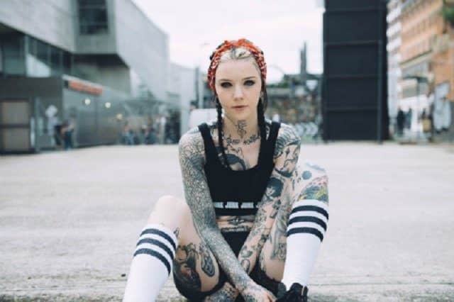 Grace Neutral la chica que se cree una extraterrestre
