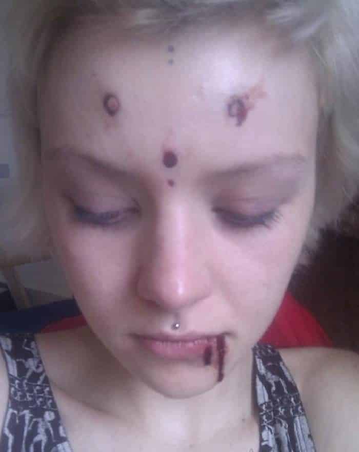 Grace Neutral la chica que se cree una extraterrestre