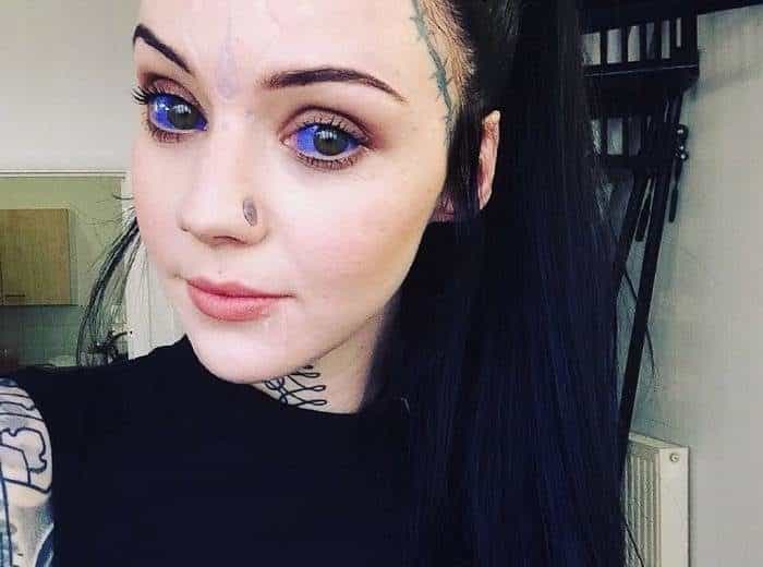 Grace Neutral la chica que se cree una extraterrestre