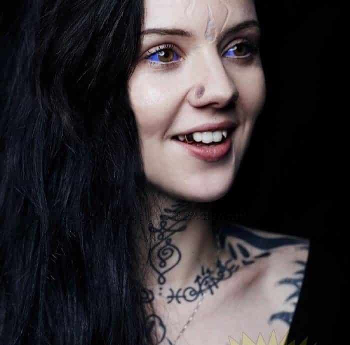 Grace Neutral la chica que se cree una extraterrestre