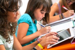 ¿Tecnología En La Educación? ¿O Educación En La Tecnología? 2 ¿Tecnología En La Educación? ¿O Educación En La Tecnología? 3