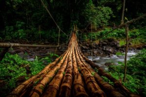 Los 10 puentes peligrosos e increíbles del mundo 7