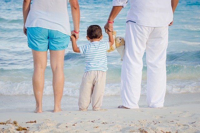 Qué hacer cuando usted gana la lotería 3 Familia formada por padre, madre e hijo