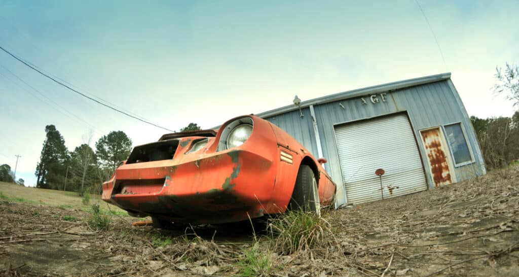 no descuides los bajos del coche
