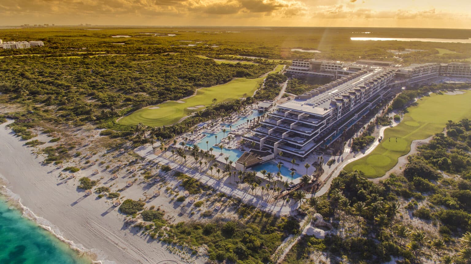 ESTUDIO Playa Mujeres: complejo turístico 5 estrellas