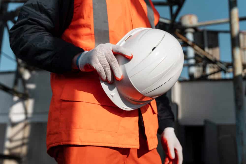 Formación y adiestramiento son necesarios para trabajar en lo alto Formación y adiestramiento son necesarios para trabajar en lo alto