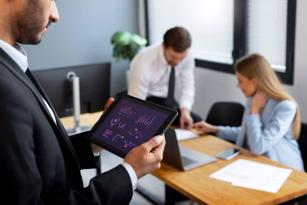 ERP especializado en empresas: administra proyectos y recursos humanos ERP especializado en empresas: administra proyectos y recursos humanos