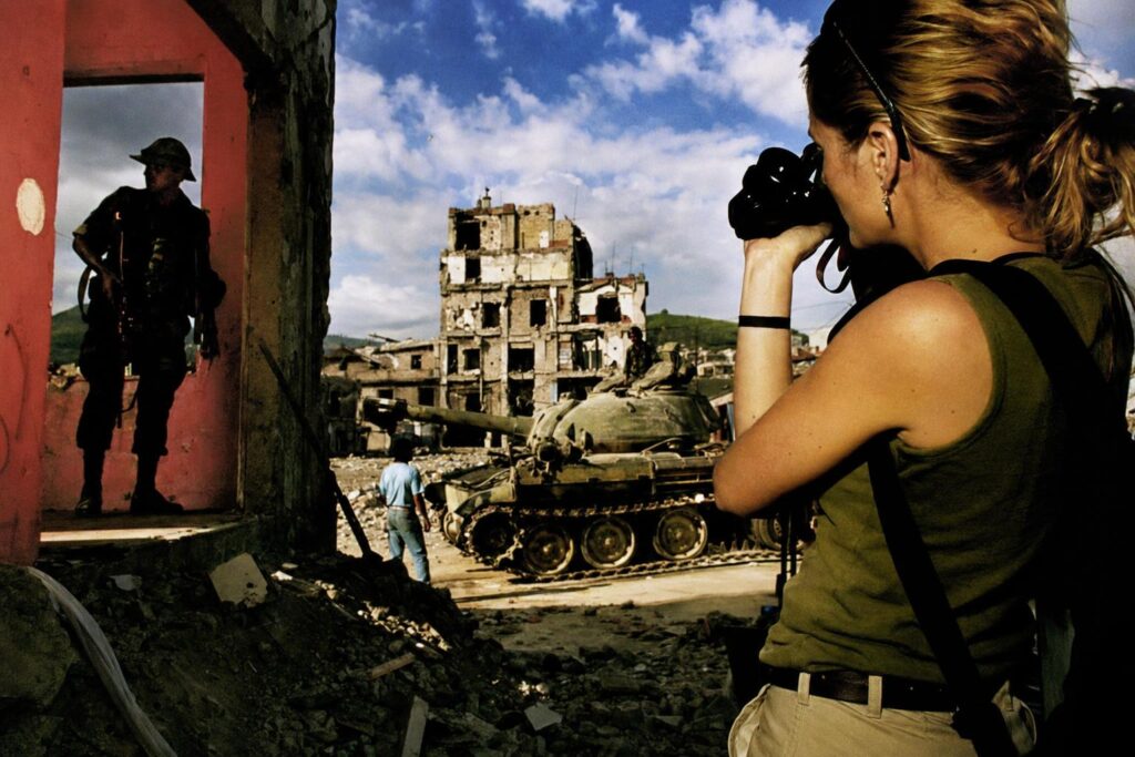 Imagen sobre Turismo de guerra - El turismo de guerra combina curiosidad, memoria y riesgo para viajeros que buscan conocer